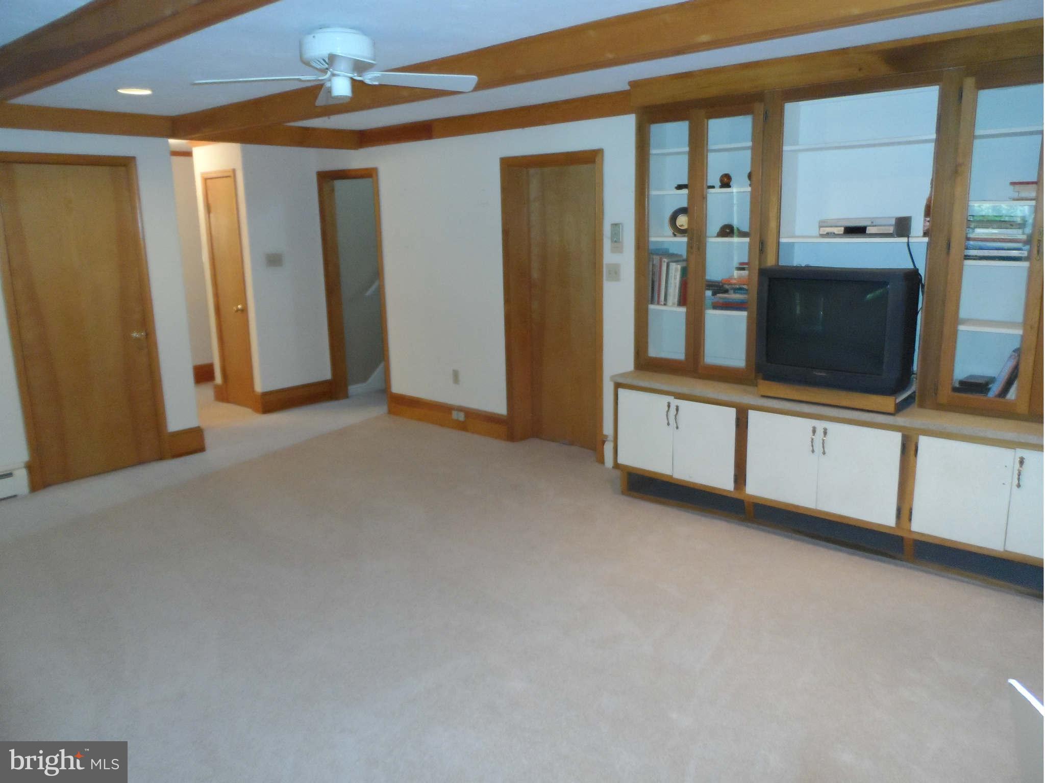 7519 Ridge Road Frederick, MD 21702 - Photo 22 of 29 Family Room