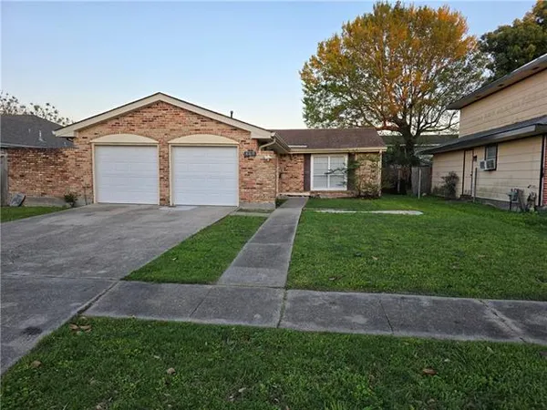 $2,500 | 469 Lynnmeade Road, Gretna, LA 70056