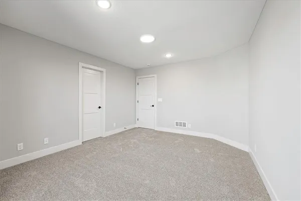 $790,440 | 4705 Sienna Ridge, Riverside, MO 64150