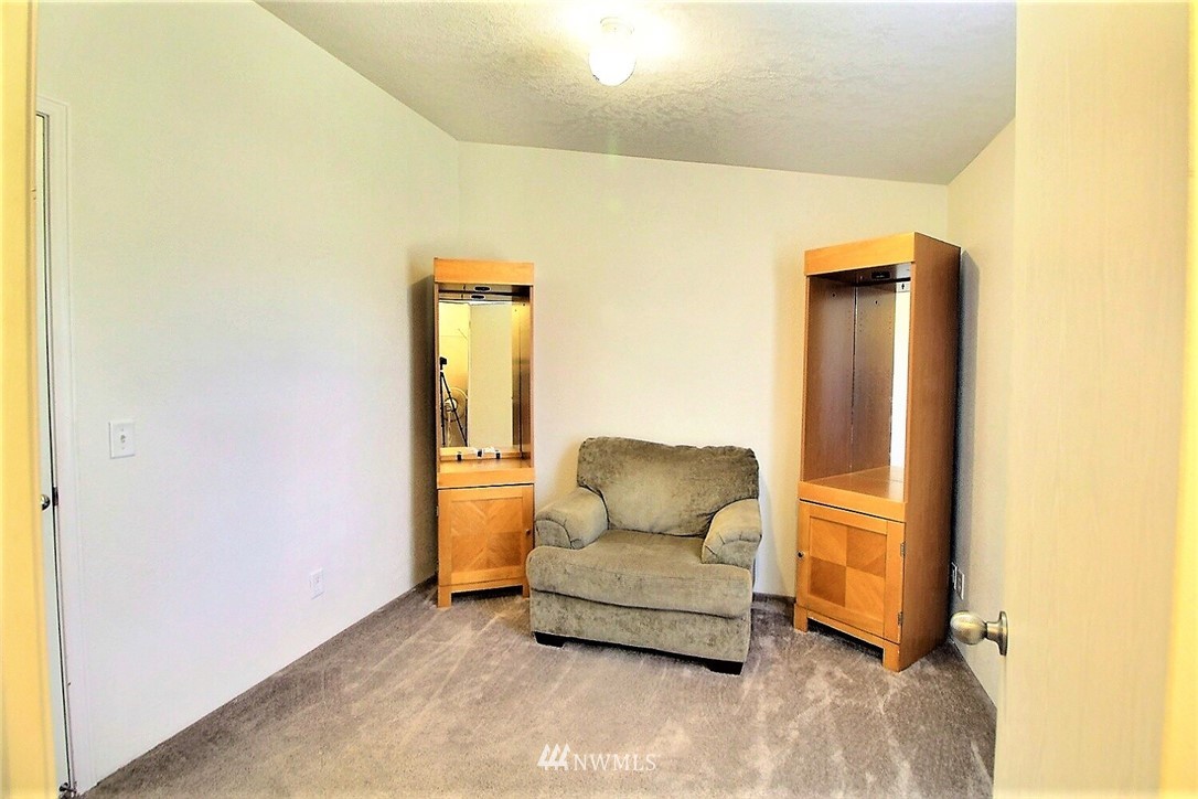 10348 Grove Road Southeast Yelm, WA 98597 - Photo 11 of 20 Gallery Image 11