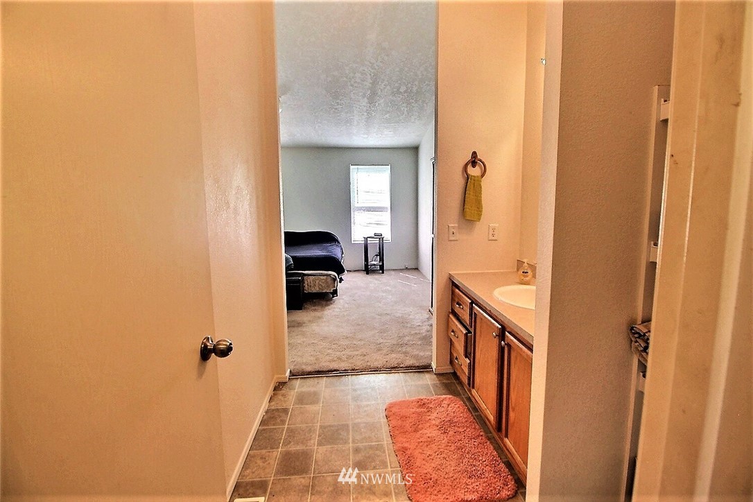 10348 Grove Road Southeast Yelm, WA 98597 - Photo 17 of 20 Gallery Image 17