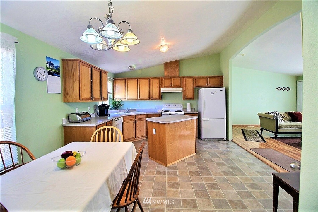 10348 Grove Road Southeast Yelm, WA 98597 - Photo 7 of 20 Gallery Image 7