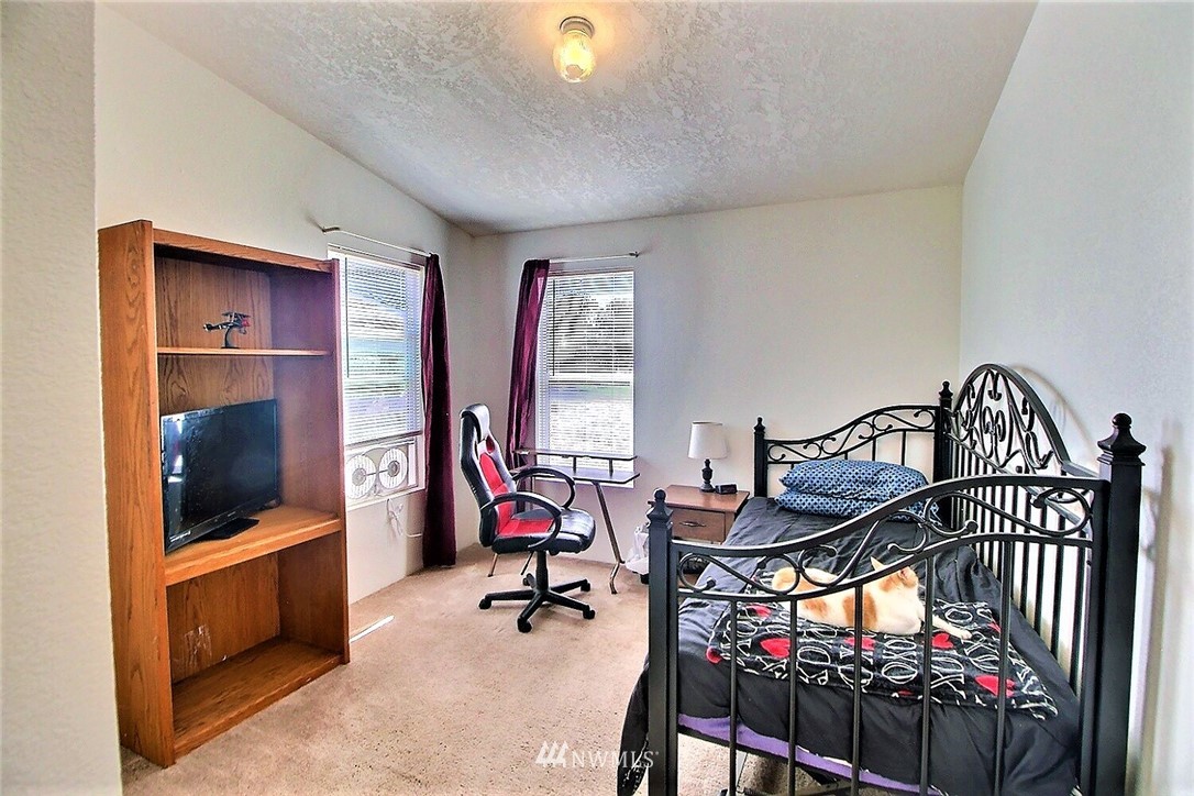 10348 Grove Road Southeast Yelm, WA 98597 - Photo 8 of 20 Gallery Image 8