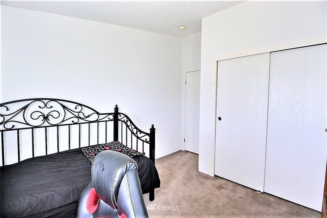 10348 Grove Road Southeast Yelm, WA 98597 - Photo 9 of 20 Gallery Image 9