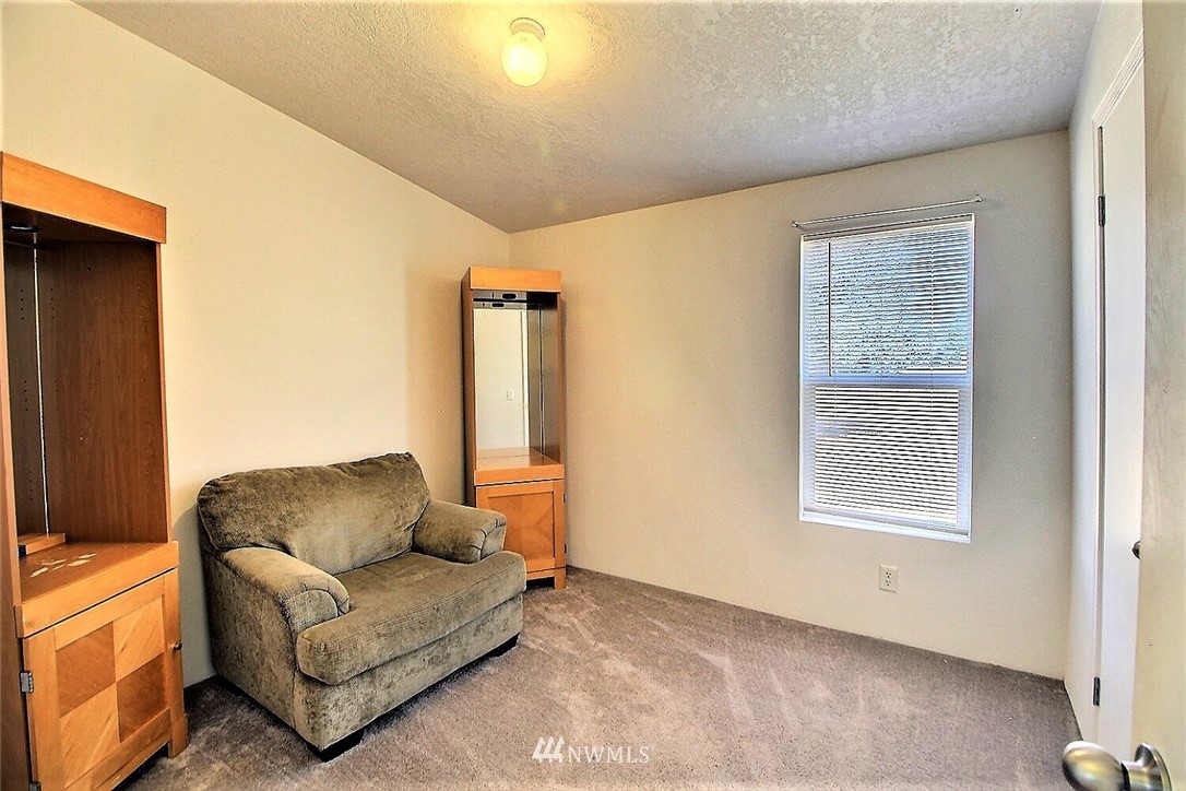 10348 Grove Road Southeast Yelm, WA 98597 - Photo 10 of 20 Gallery Image 10