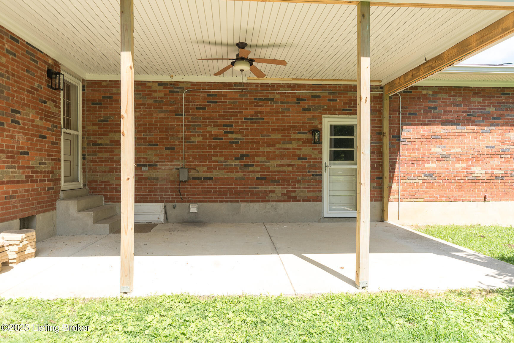 10218 Afton Road Louisville, KY 40223 - Photo 39 of 45 10218 Afton-41
