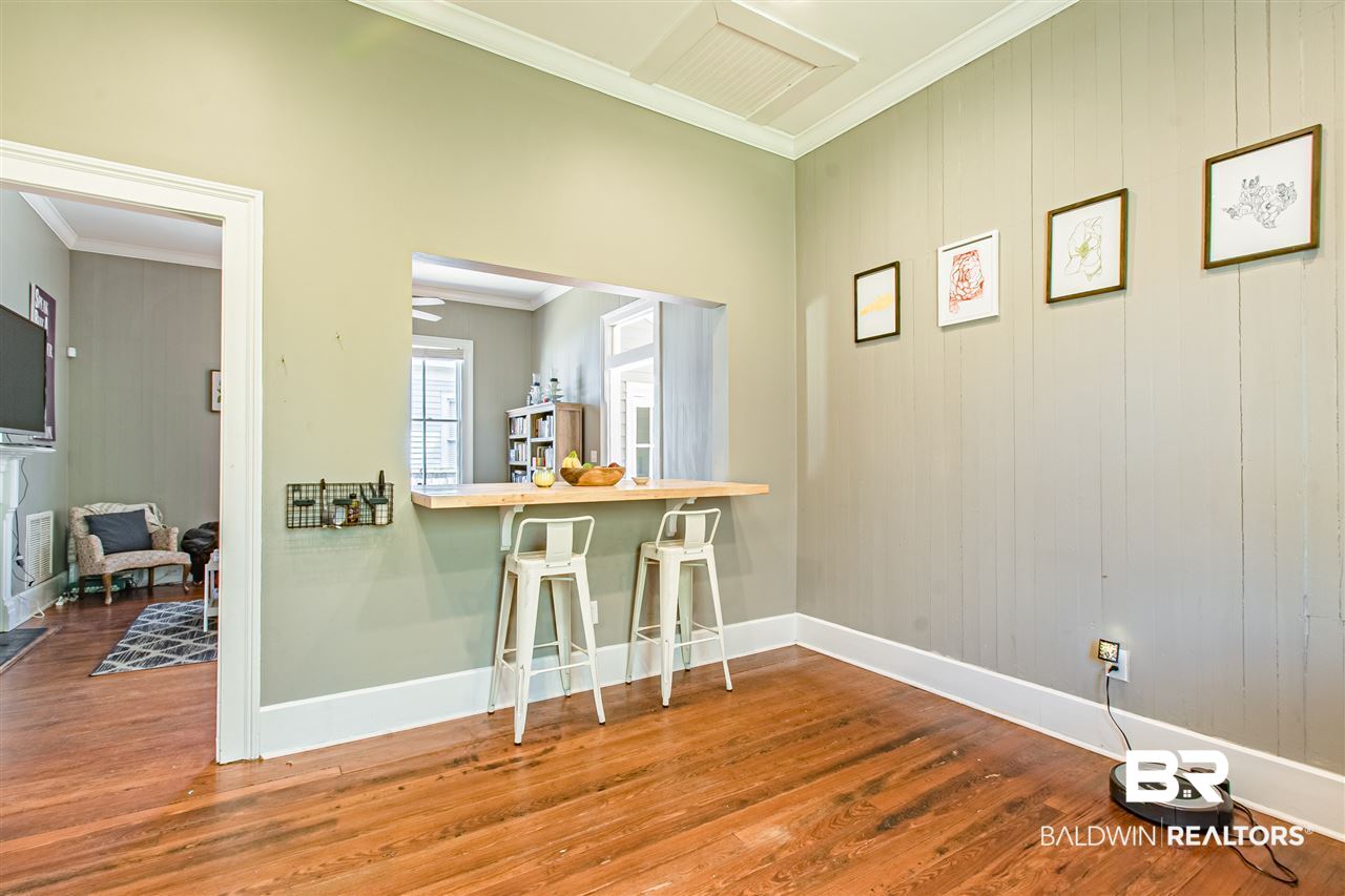 1057 Selma Street Mobile, AL 36604 - Photo 11 of 25 Breakfast Bar