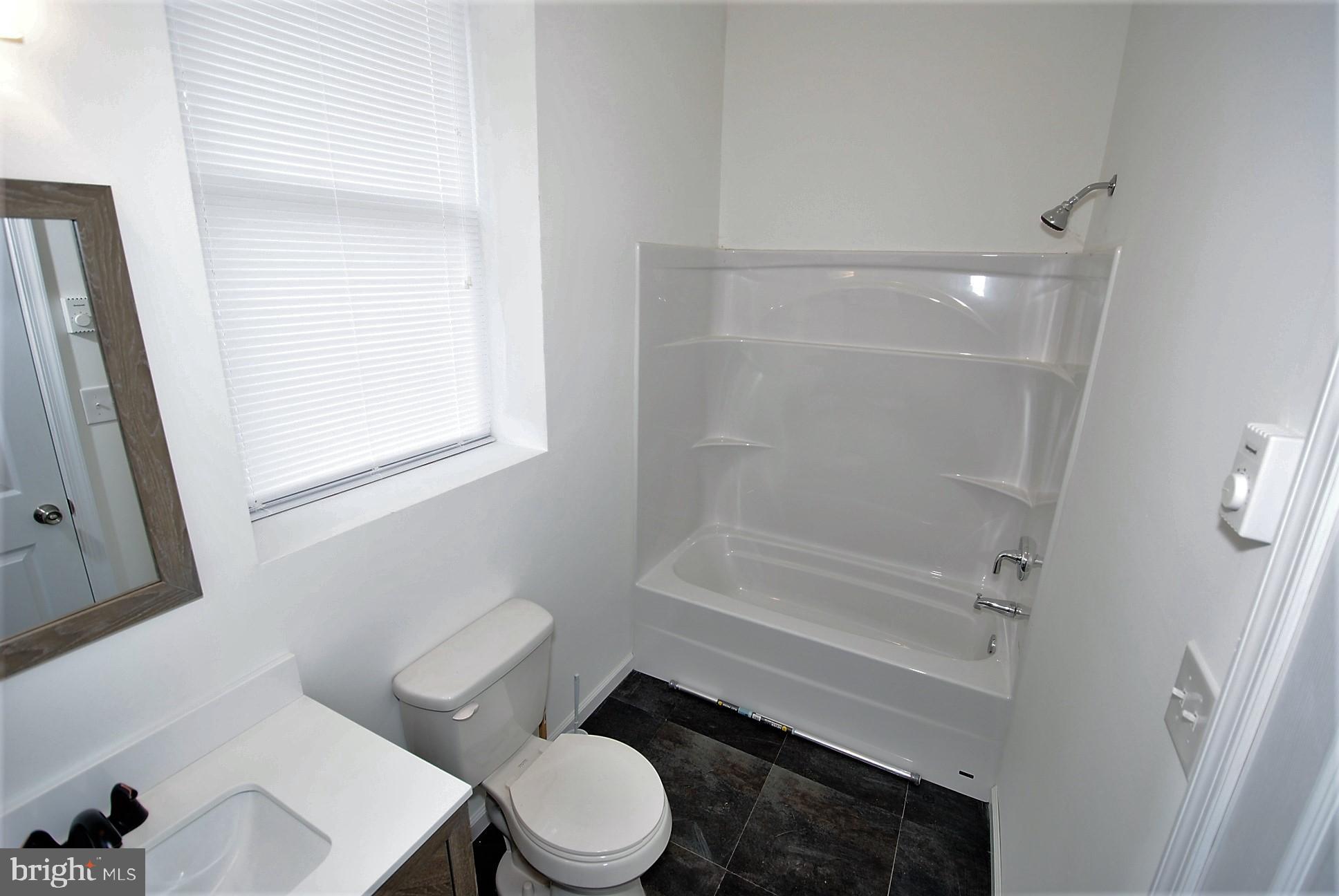 388 McDonald Road Winchester, VA 22602 - Photo 14 of 34 en suite