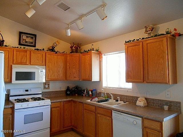 5372 North Long Rifle Road Prescott Valley, AZ 86314 - Photo 4 of 32 Kitchen 1b