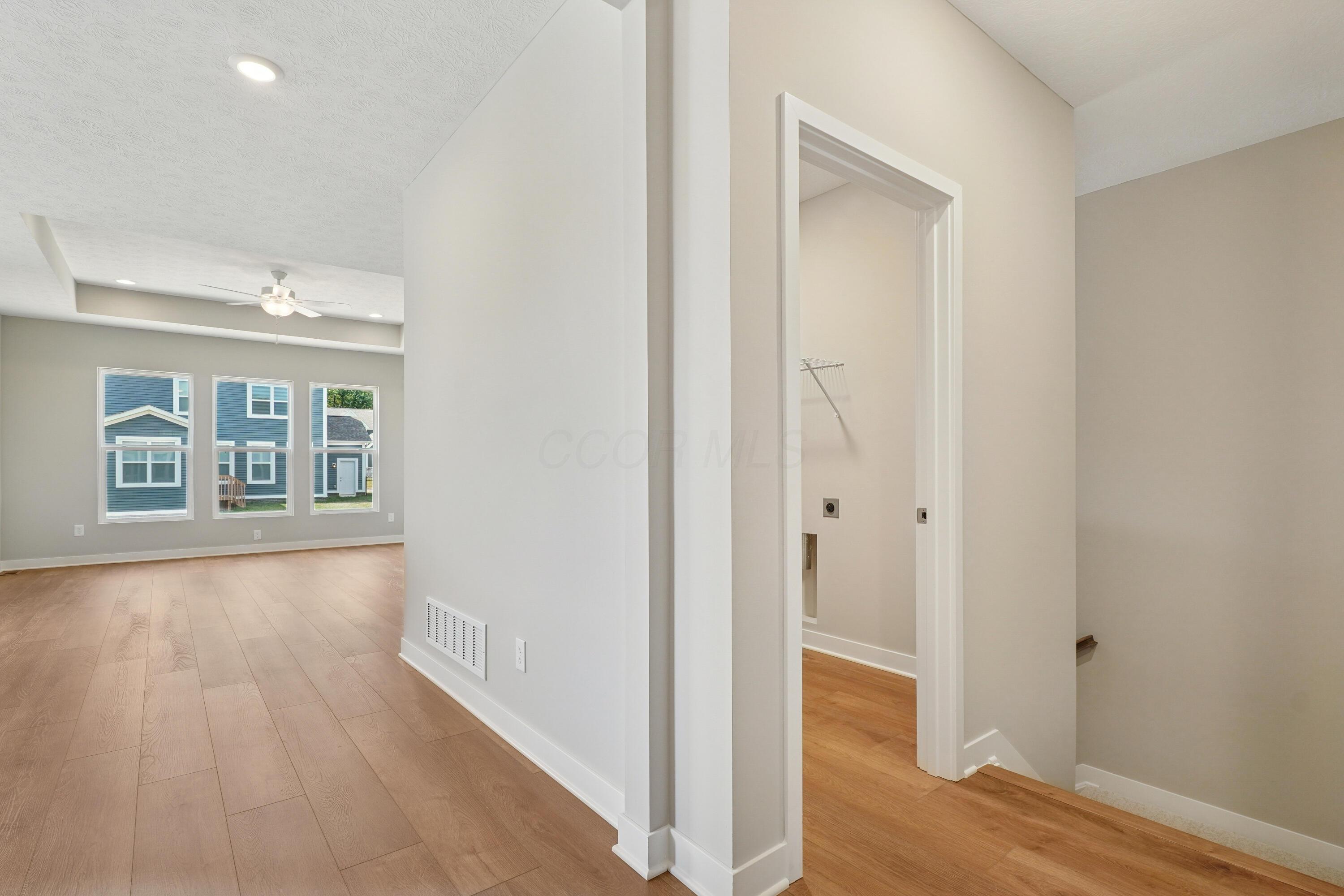 308 Reign Way Pataskala, OH 43062 - Photo 10 of 35 Hallway