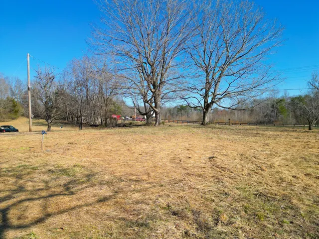 a view of empty yard