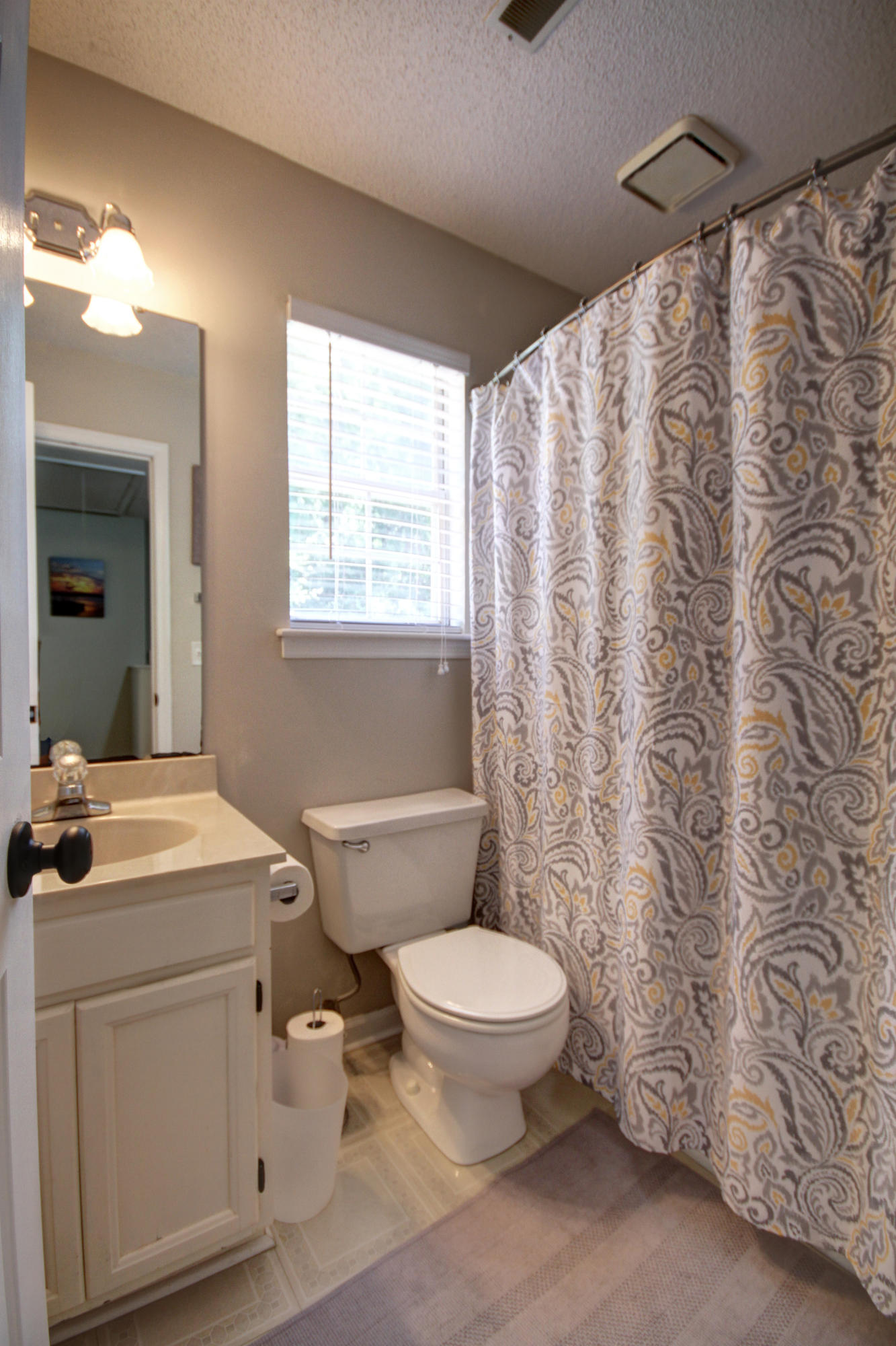 548 Castle Hall Road Mount Pleasant, SC 29464 - Photo 21 of 29 Full Hall Bath