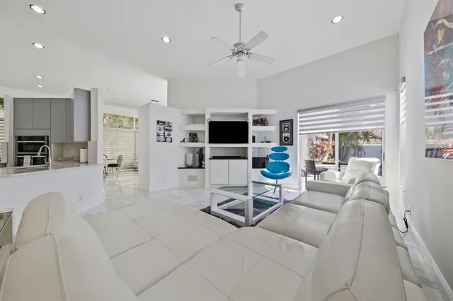 $1,250,000 | 19149 Cloister Lake Lane, Boca Raton, FL 33498