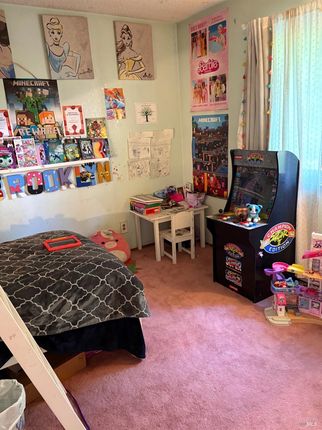 118 Hydrangea Court Vallejo, CA 94591 - Photo 4 of 6 a bed room with a bed and a chair