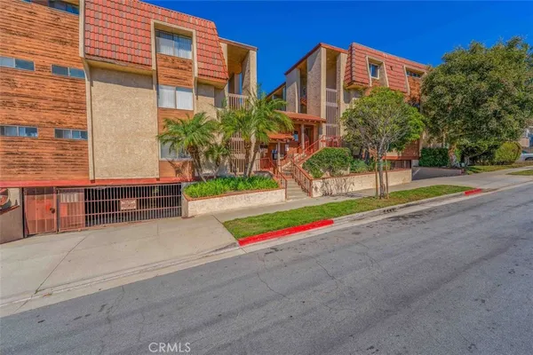 $575,000 | 2101 East 21st Street, Unit 212, Signal Hill, CA 90755