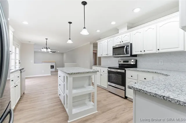 $289,900 | 7103 Poplar Drive, Charlestown, IN 47111