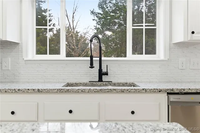 $289,900 | 7103 Poplar Drive, Charlestown, IN 47111