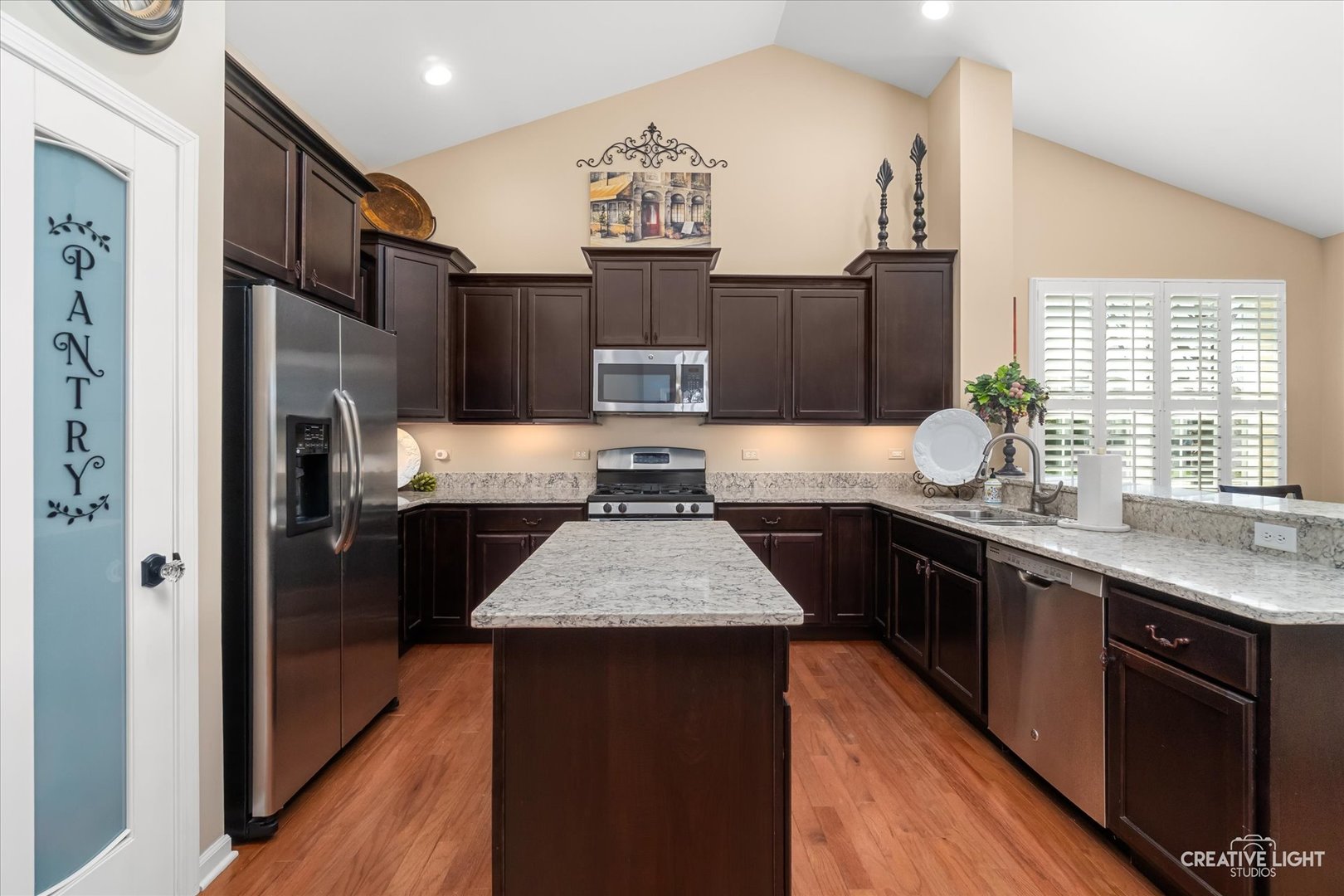 4071 Chesapeake Lane Naperville, IL 60564 - Photo 7 of 29