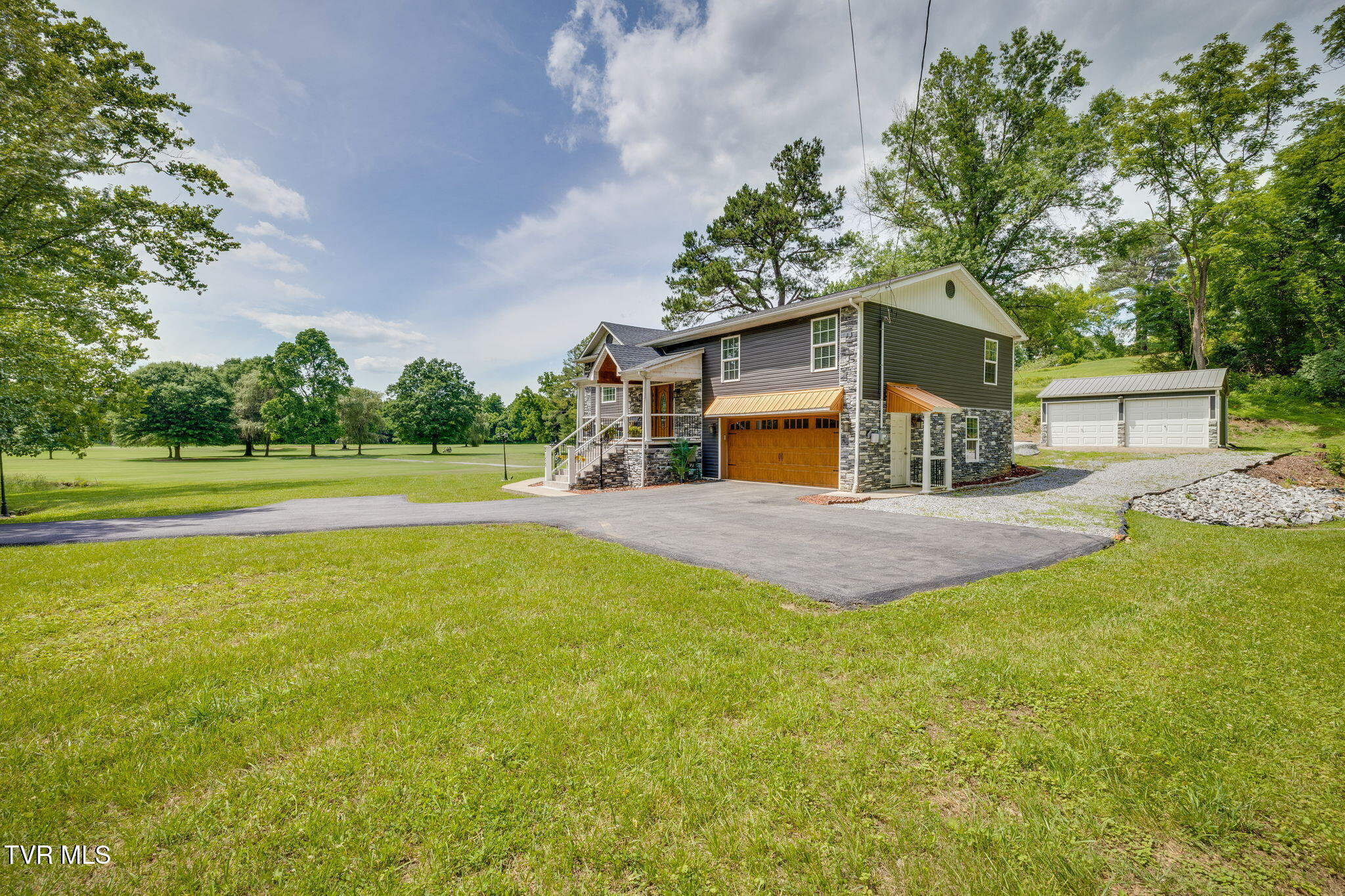 2100 Longreen Road Kingsport, TN 37660 - Photo 3 of 47 002