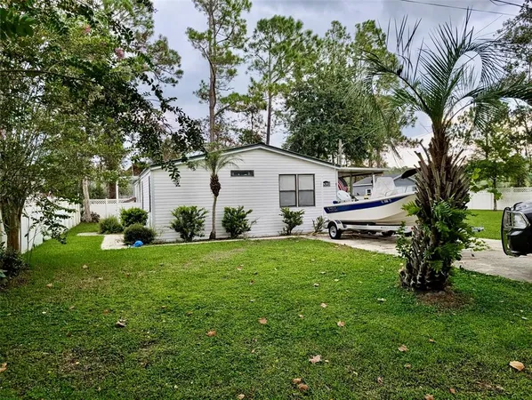 $199,500 | 24302 Maxwell Street, Astor, FL 32102