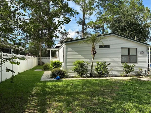 $199,500 | 24302 Maxwell Street, Astor, FL 32102