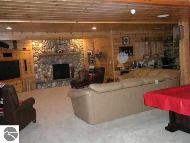 7730 Elk Lake Road Williamsburg, MI 49690 - Photo 18 of 25 1731814-17.JPG