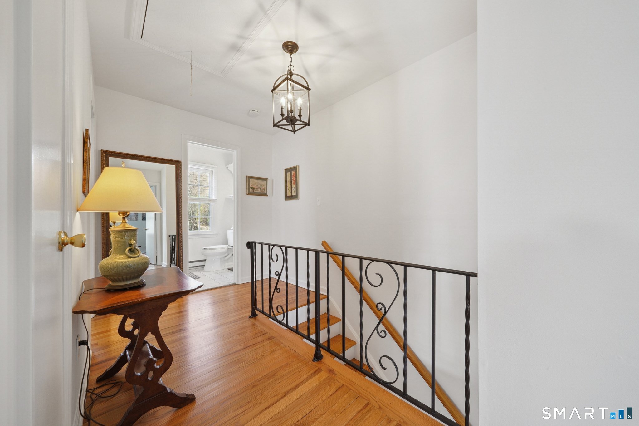 84 Parade Hill Road, Unit 84 New Canaan, CT 06840 - Photo 17 of 24 Upstairs Hallway