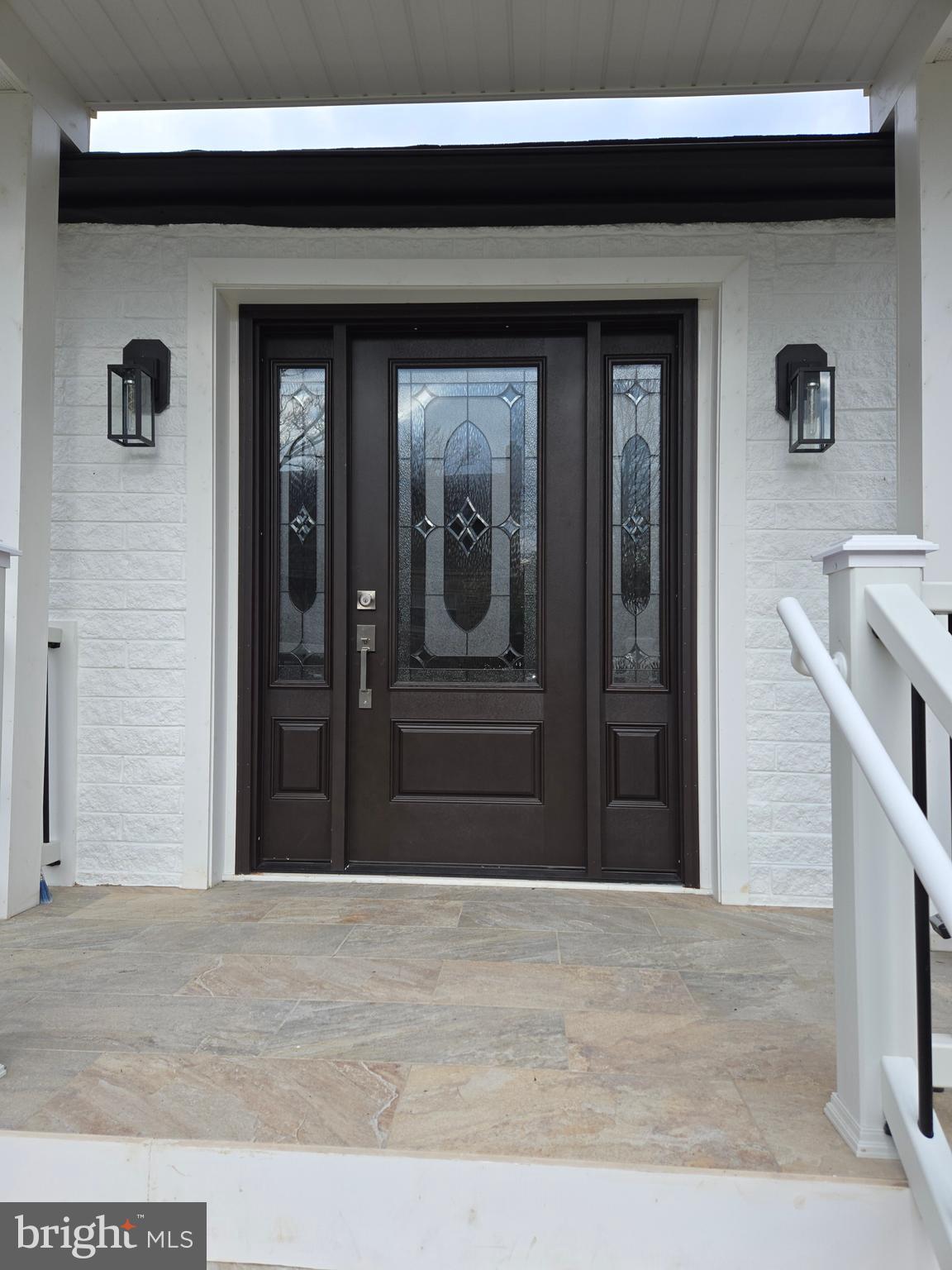113 Edgewood Road Towson, MD 21286 - Photo 4 of 48 a view of entryway