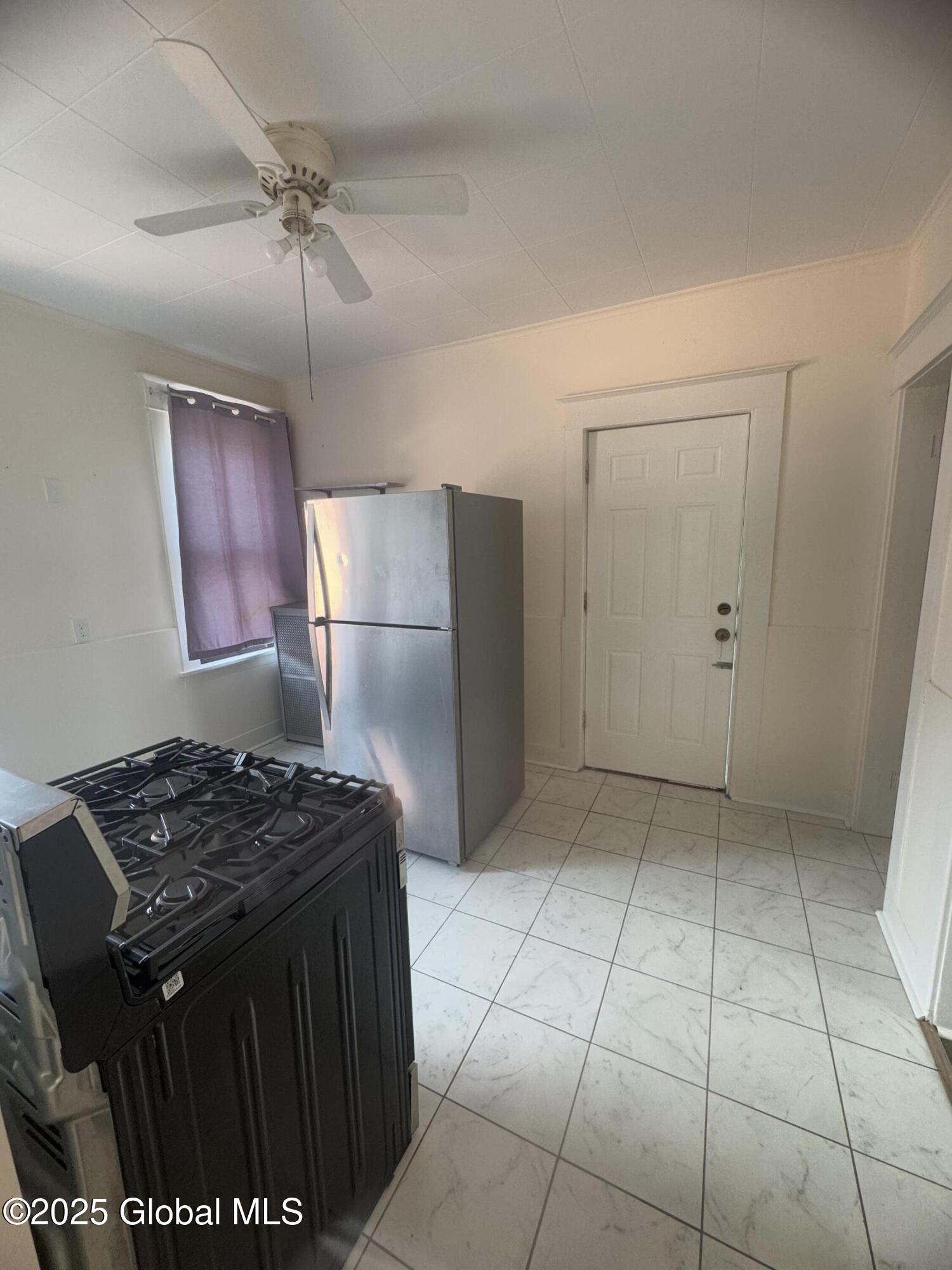 1007 Forest Road Schenectady, NY 12303 - Photo 11 of 22 Kitchen