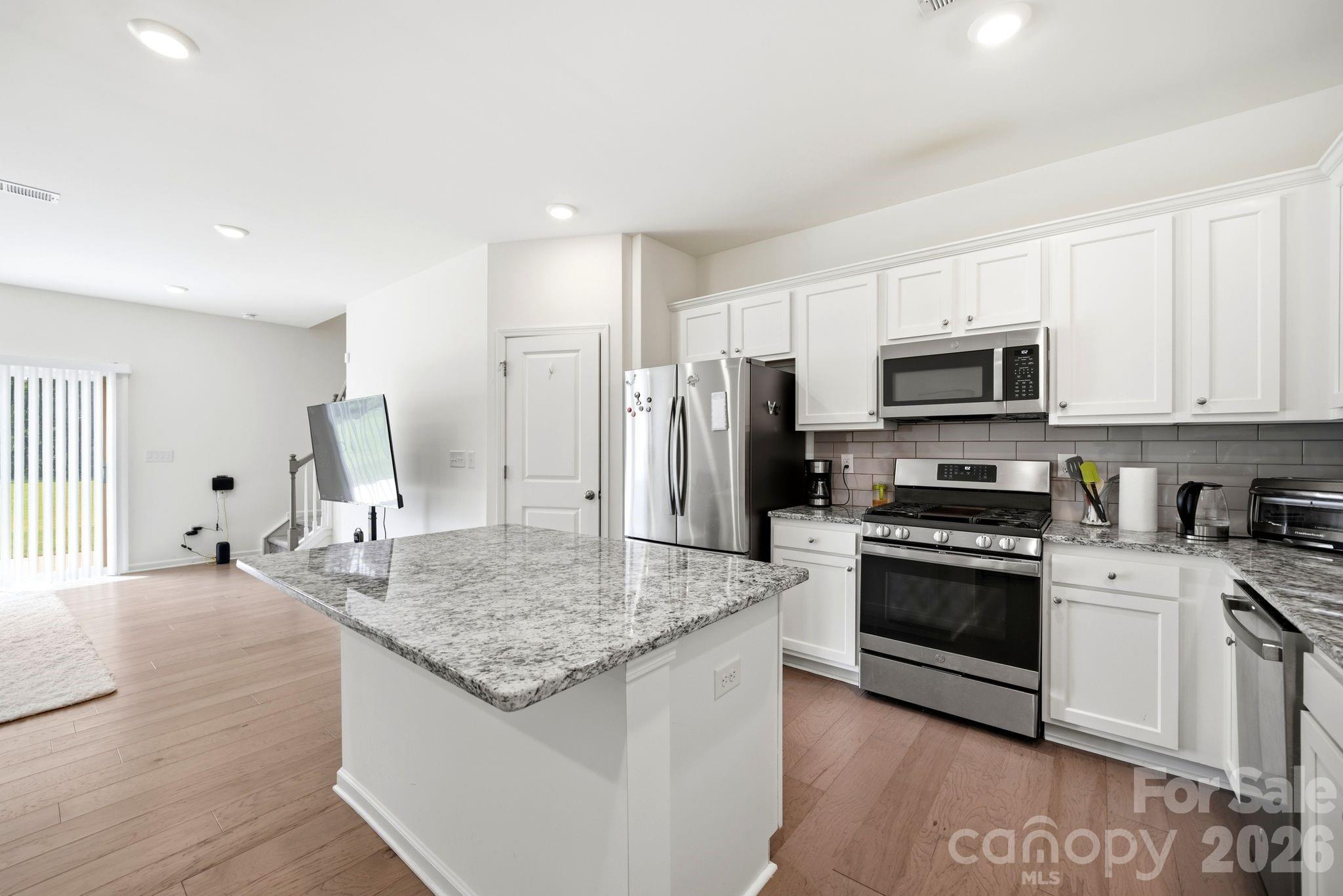 235 Quinn Road Matthews, NC 28104 - Photo 5 of 27 Gallery Image 5