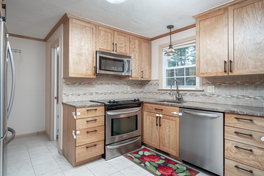 44 Drummer Road, Unit 44 Acton, MA 01720 - Photo 10 of 31 Gallery Image 10