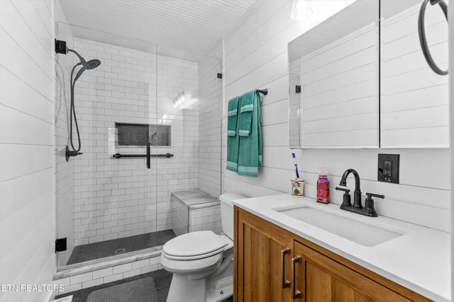 $390,000 | 9438 Morgan County Highway, Sunbright, TN 37872