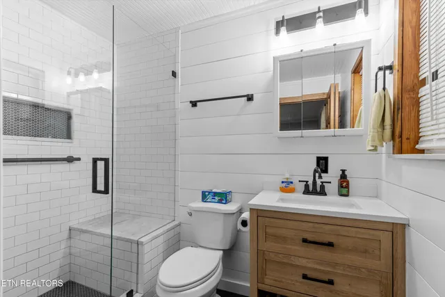 $390,000 | 9438 Morgan County Highway, Sunbright, TN 37872