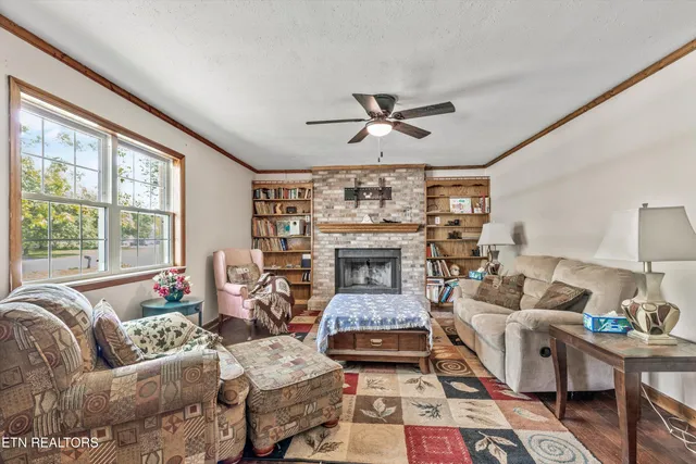 $390,000 | 9438 Morgan County Highway, Sunbright, TN 37872