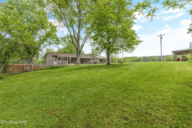 $390,000 | 9438 Morgan County Highway, Sunbright, TN 37872