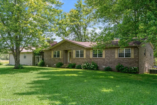 $390,000 | 9438 Morgan County Highway, Sunbright, TN 37872