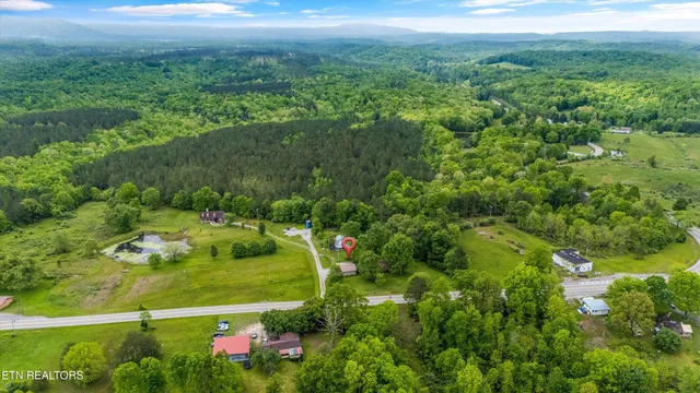 $390,000 | 9438 Morgan County Highway, Sunbright, TN 37872