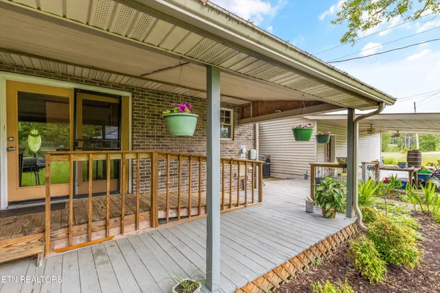 $390,000 | 9438 Morgan County Highway, Sunbright, TN 37872