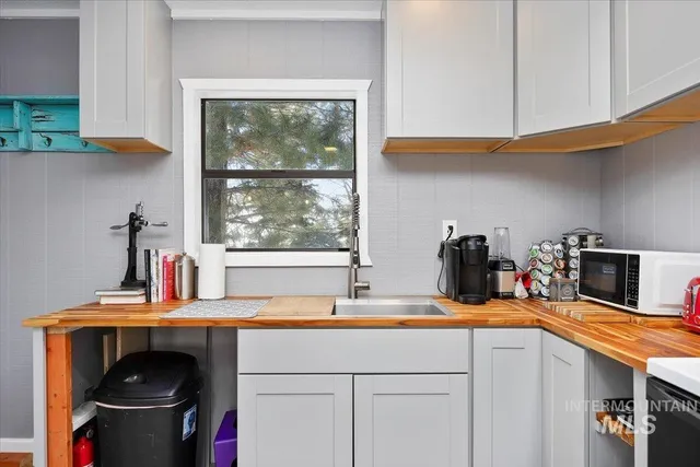 $499,900 | 186 Phillips Creek Lane, Fairfield, ID 83327