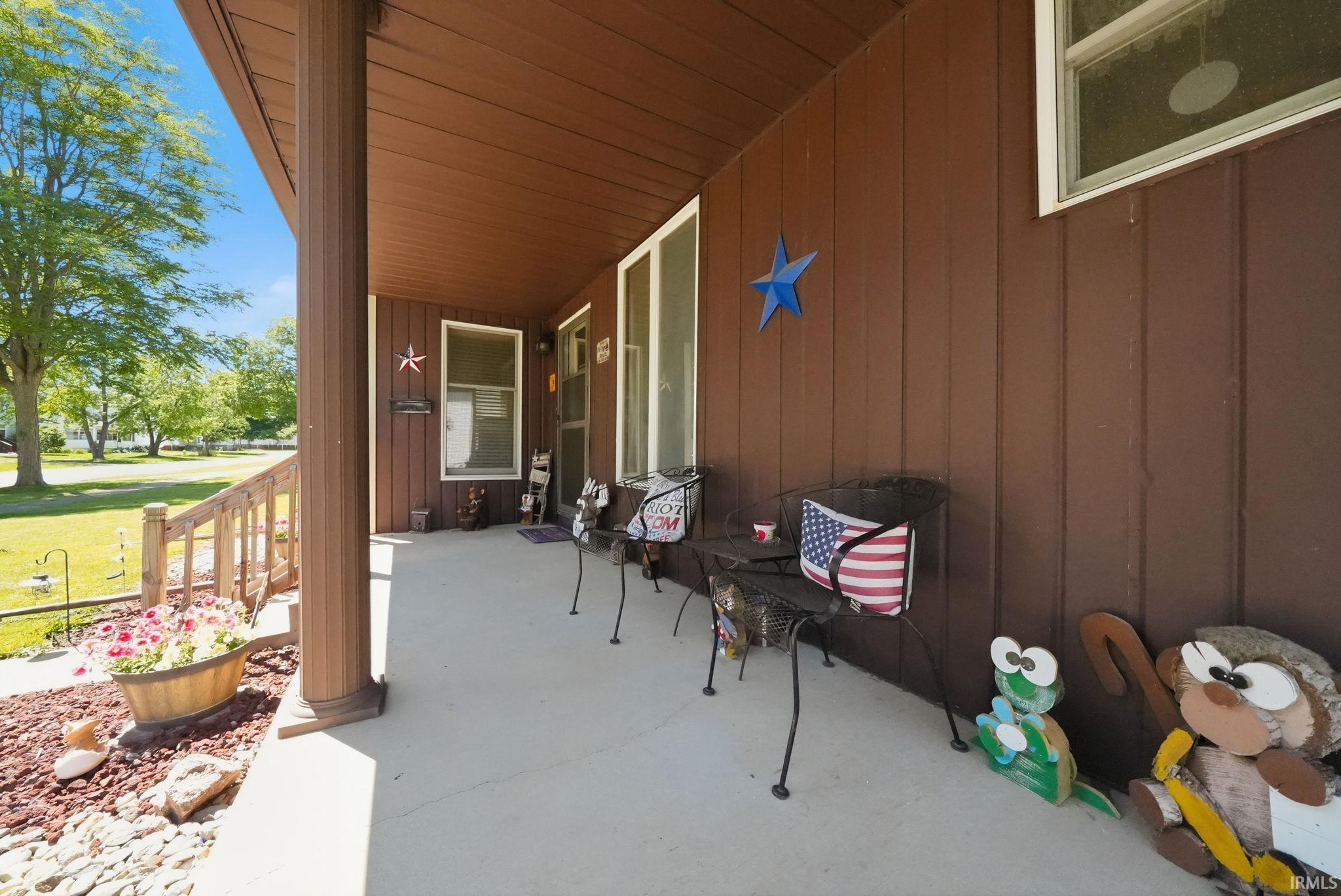 309 West Oak Street Butler, IN 46721 - Photo 6 of 44