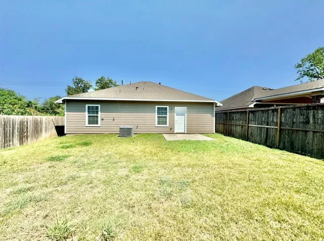 $2,350 | 6017 East Houston Road, Houston, TX 77028