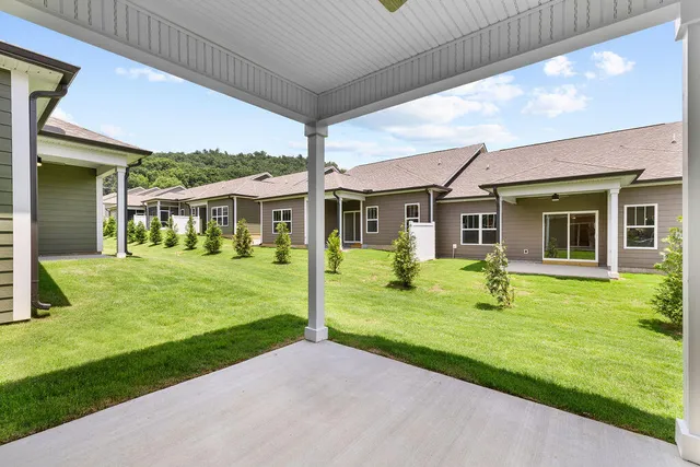 $359,900 | 1563 Whisper Winds Lane, Unit 43, Ooltewah, TN 37363