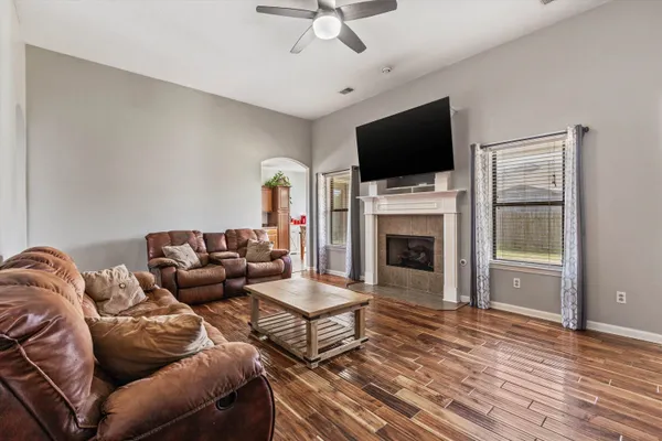 $314,900 | 95 Strawberry Field Cove, Oakland, TN 38060