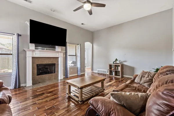 $314,900 | 95 Strawberry Field Cove, Oakland, TN 38060