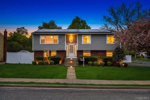 $999,999 | 226 Princess Street, Hicksville, NY 11801