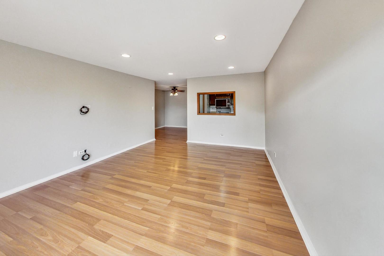 960 South River Road, Unit 309 Des Plaines, IL 60016 - Photo 8 of 28 Gallery Image 8