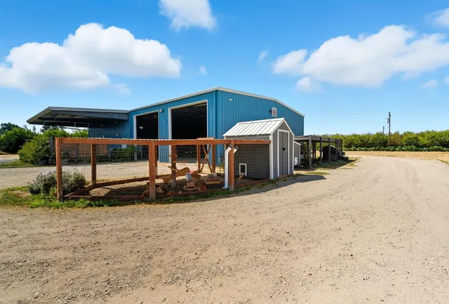 $950,000 | 880 Root Road, Modesto, CA 95357
