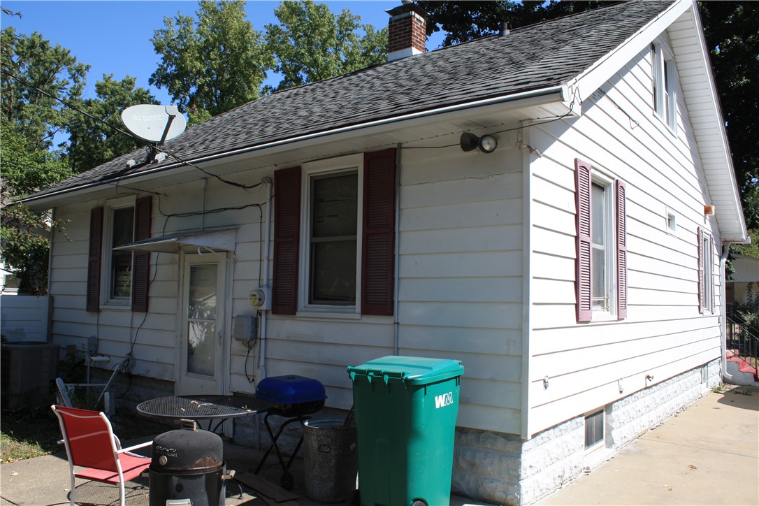 19 Central Drive Decatur, IL 62526 - Photo 3 of 11
