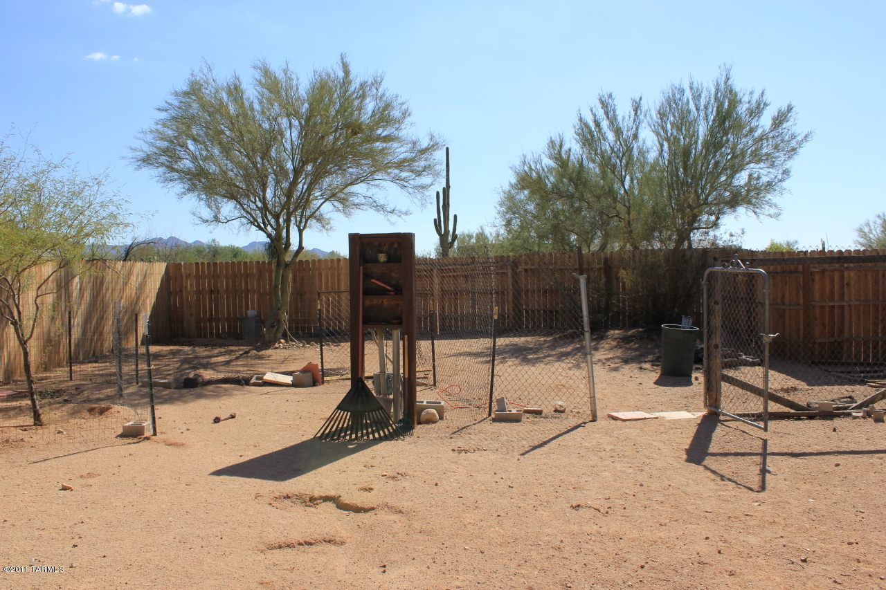 7060 North Gemstone Road Tucson, AZ 85743 - Photo 18 of 20