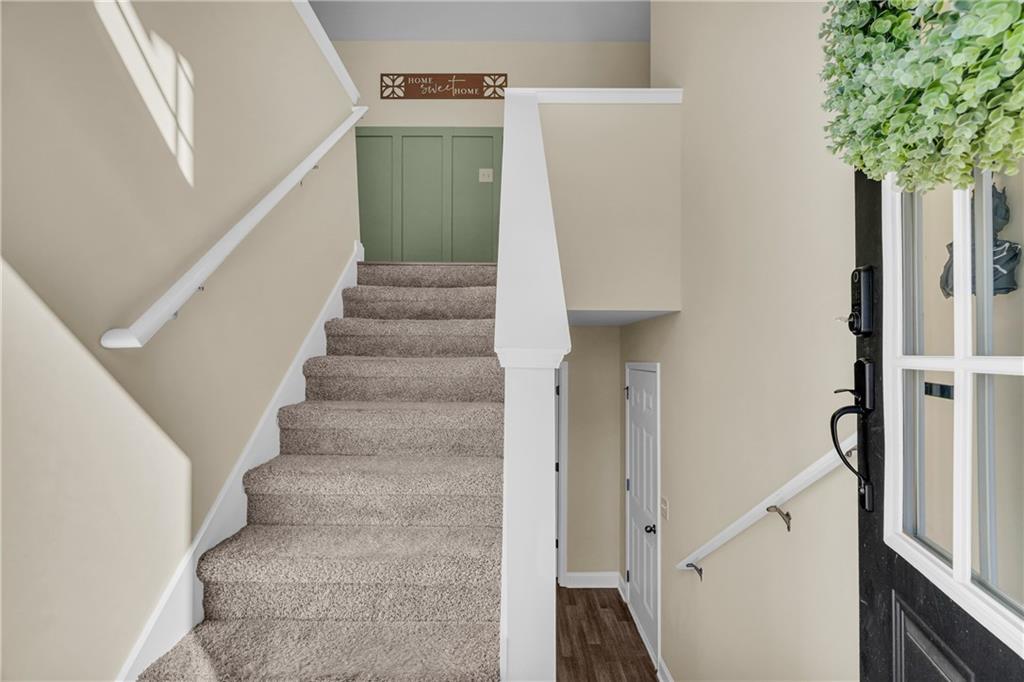 5467 Stepstone Way Gainesville, GA 30506 - Photo 4 of 40